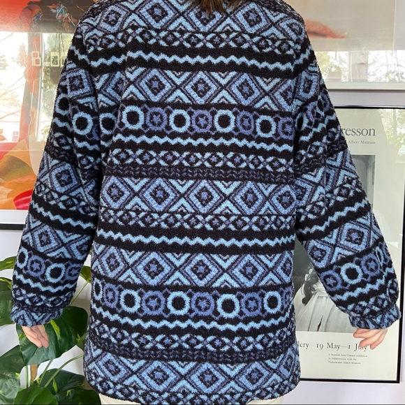 Big fuzzy sweater - Picture 4 of 4